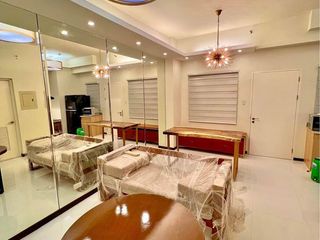 2BR PENTHOUSE UNIT WITH PARKING IN BRIXTON PLACE