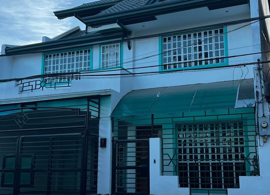 RFO 5BR, 3CR, 2-4 Car Garage, 1 Family Room House For Sale in Quezon City 7.2m