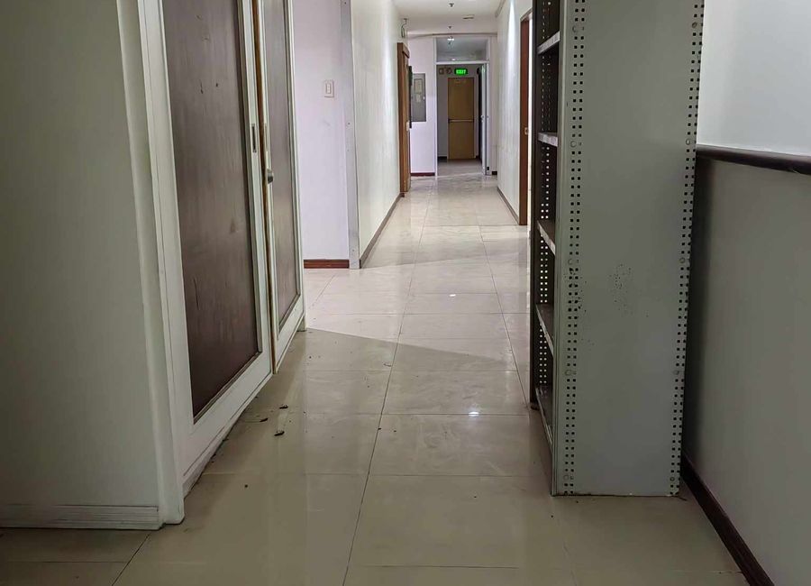 RuSH Sale COMMERCIAL SPACE - whole 2nd Flr Condo, ERMITA, Manila, 210sqm, 9M only