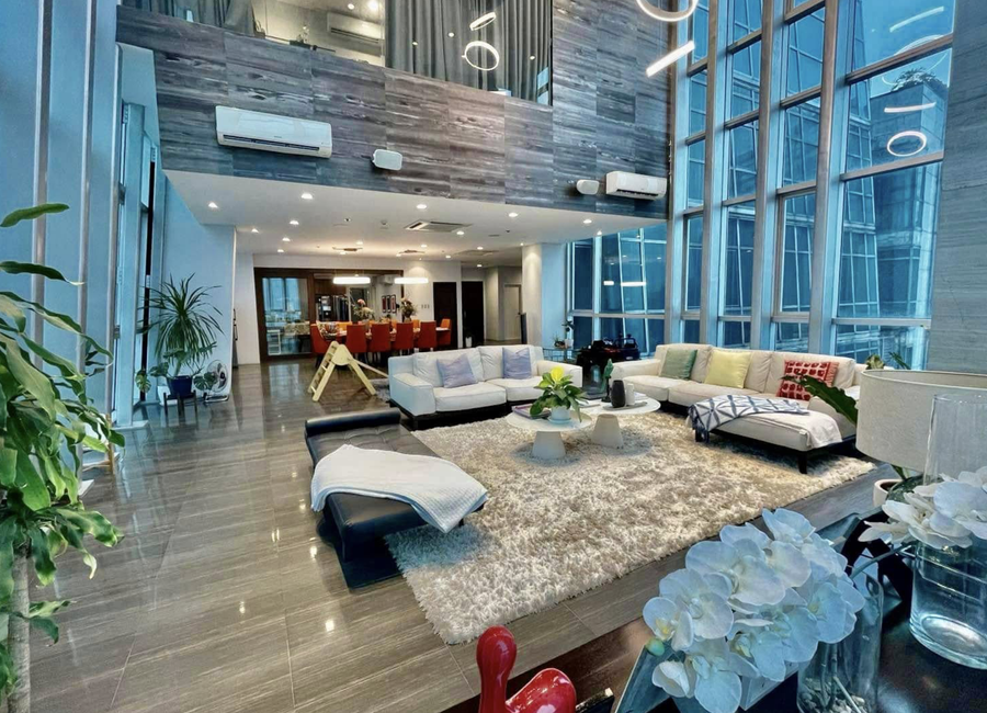 Photo inspiration: Visual Reference: Rare Find Best Buy Luxurious Penthouse In St Francis Shangrila