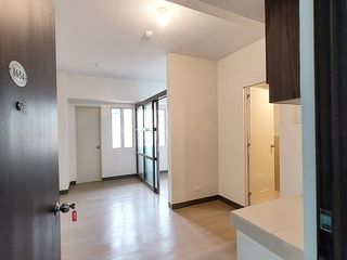 For Rent Studio Deluxe Condo Unit in Highway Hills, Mandaluyong at Pioneer Heights I | 26.99sqm