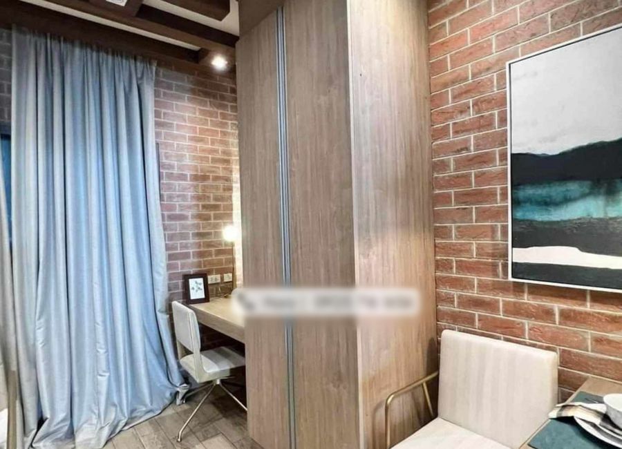 1 BR Two Regis Upper East Megaworld Condominium Unit for Sale