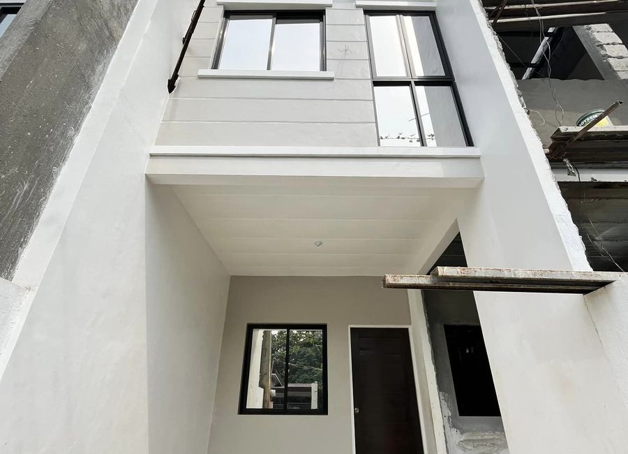 2 Storey Townhouse for sale in San Mateo Rizal near Quezon City Marikina City