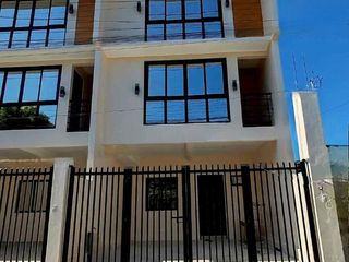 3 Storey Townhouse for sale in San Mateo Rizal near Quezon City Marikina City