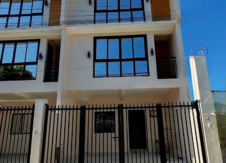 3 Storey Townhouse for sale in San Mateo Rizal near Quezon City Marikina City