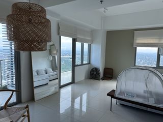 Bristol Parkway RUSH LOWEST RENT 79.8k .OR  LOWEST SALE, 2 BR w Balcony, P/house PANORAMIC VIEW ALABANG