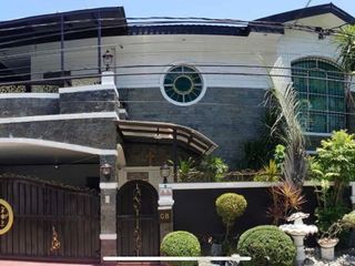 For Sale: 5-Bedroom Villa in Mahogany Place, Acacia Estate Taguig
