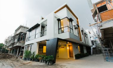 3 Bedroom Townhouse for Sale in Mariposa Quezon City (Corner Row)