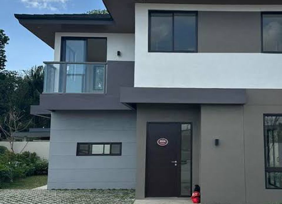 MODERN SPACIOUS 3 House in NUVALI STA ROSA LAGUNA