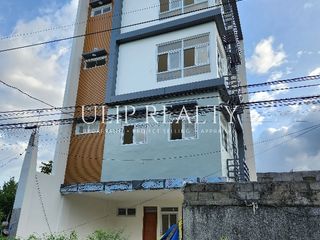 For Sale 4 Storey, 5 Bedrooms Townhouse in Fairview, Quezon CIty