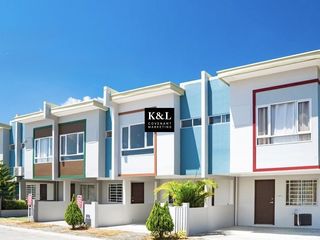 FOR SALE, house & Lot 3 Bedroom Townhouse in Imus near Mc Donald's Open Canal Road.