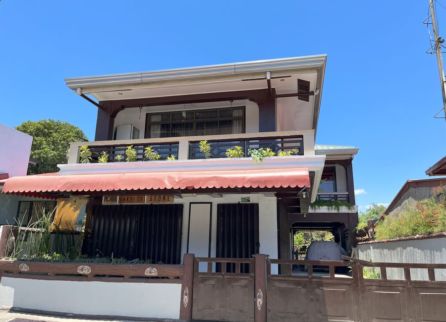 Spacious 6-Room Home with Commercial Shop