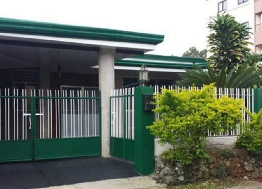 5 Bedroom House for Sale near tourist spots in Pacdal, Baguio City