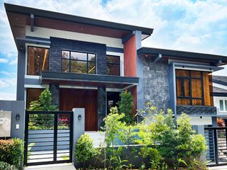 The Epicurean Mansion - 3 Storey House plus Basement in Ayala Westgrove Heights