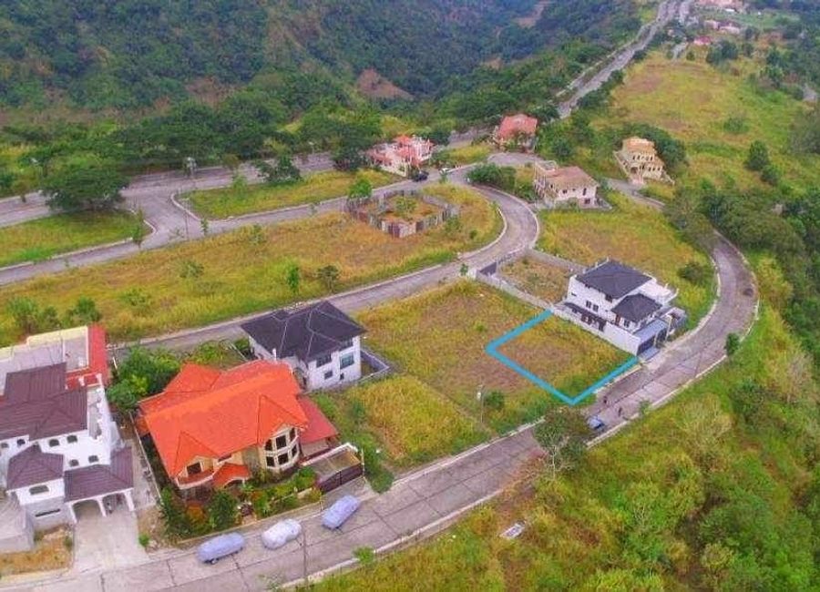 Beautiful Residential Lot w/ View of the Golf Course for Sale at Splendido Taal