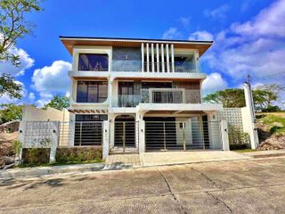 Attractive Rest House with Pool For Sale in Taal, Batangas
