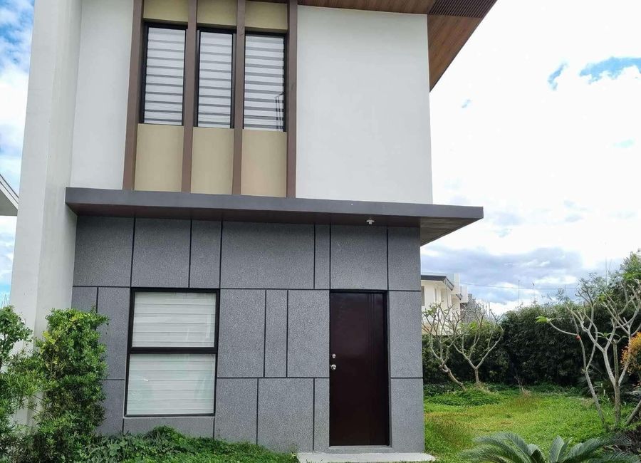 Preselling House and Lot by Ayala Land in Bulacan near Nlex with Big discounts