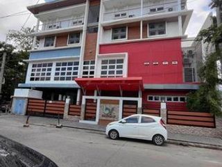 500+sq. meters Warehouse for Lease in Almanza Uno, Las Piñas City