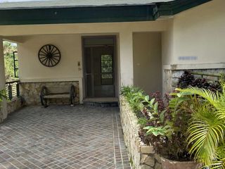 3 Bedroom Townhouse in Exclusive Gated Community in Tagaytay for Sale