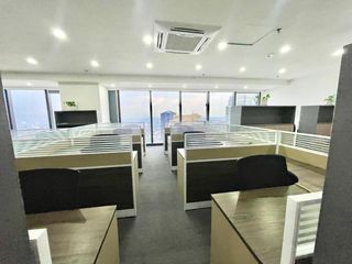 GREAT DEAL! High Street South HSS Corp Plaza T2: Office Space Sale, 307 sqm, Fitted, 5 parking, P102.98M