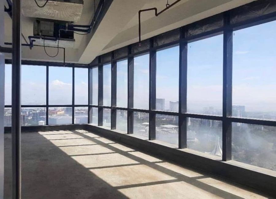 SACRIFICE SALE BRAND NEW 35 sqm Office UNIT WITH PARKING in Parkway Corporate Center, Alabang, Muntinlupa