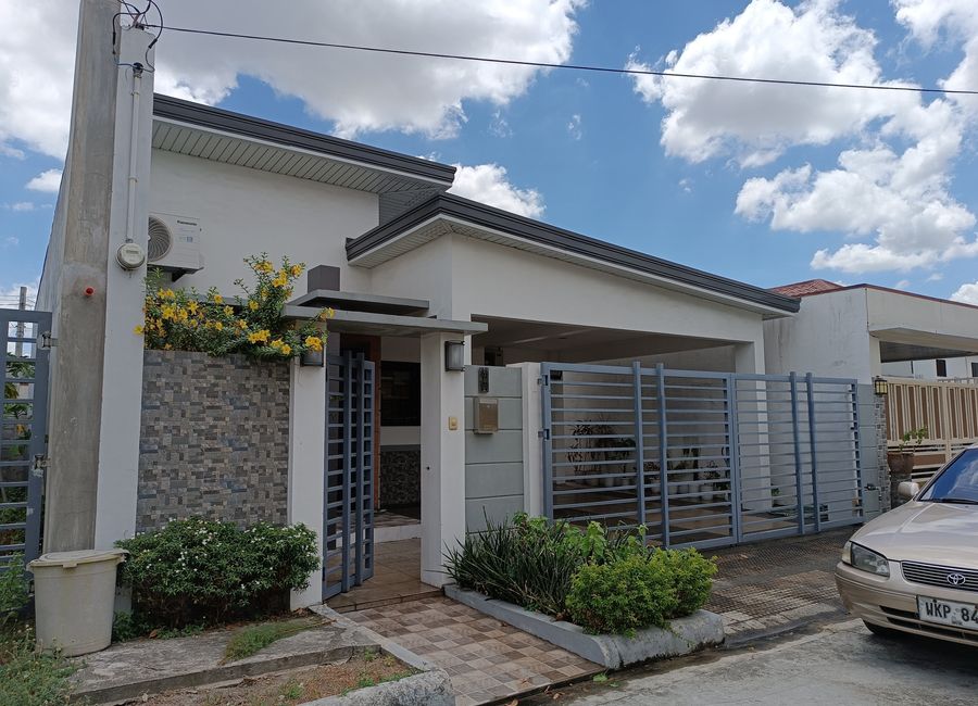 For sale modern bungalow in Villaggio Telabastagan Sn. Fernando Pampanga