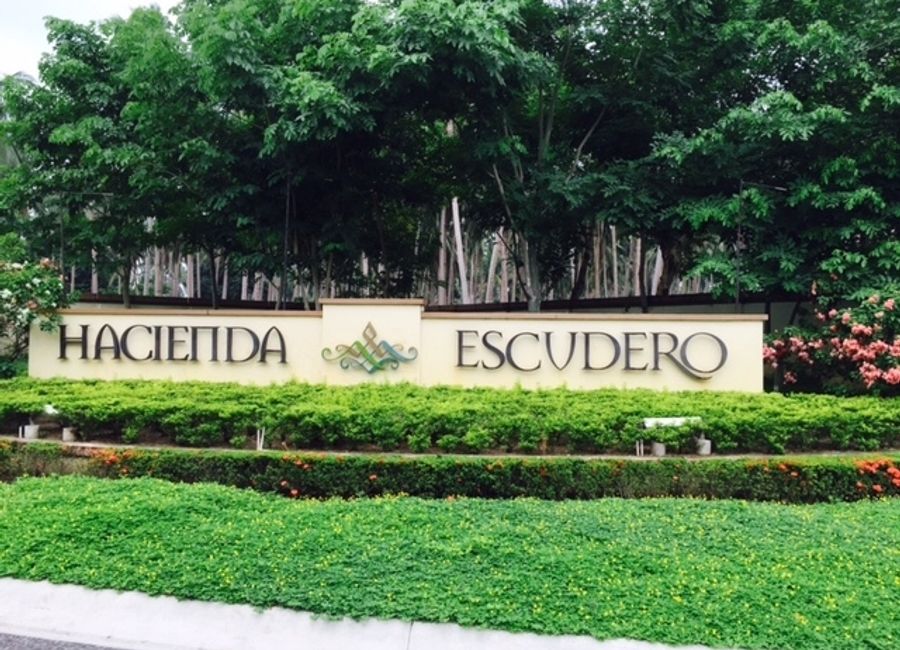 Hacienda Escudero lot for sale