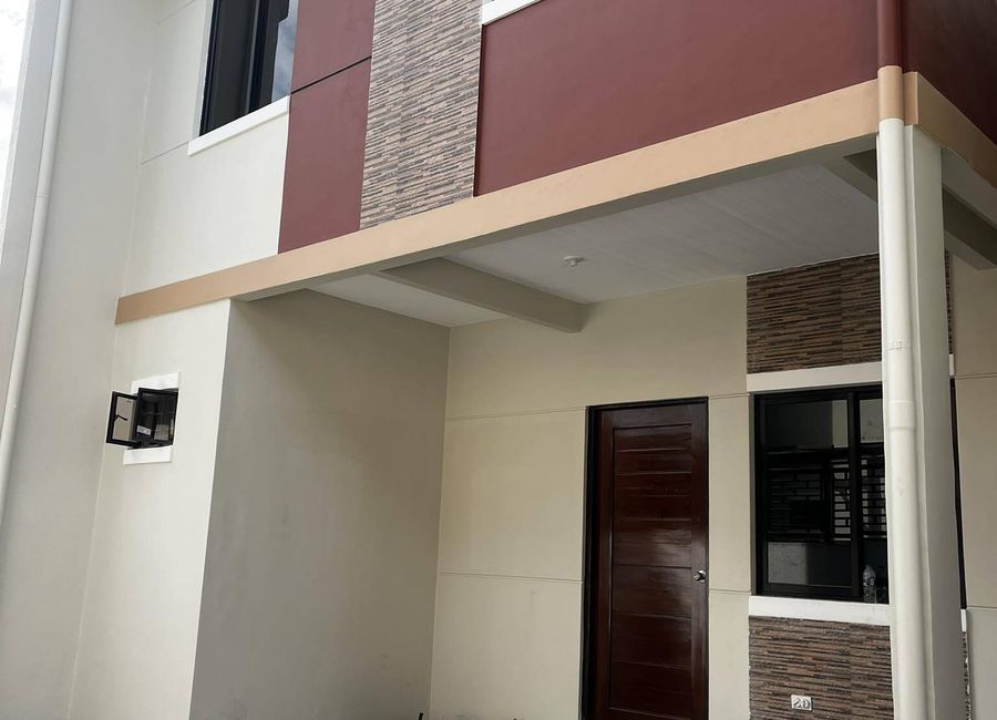 Quezon City Single Attached East Fairview near Commonwealth Ave 3 Br 2 Cr 1cg 7.03m