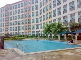 Spacious & Stylish 1-Bedroom Unit for Sale in Cambridge Village!
