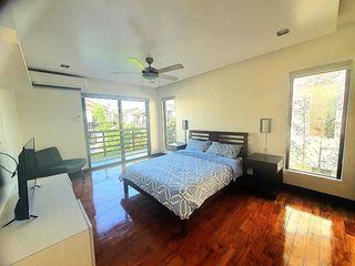For Rent 3 bedrooms Townhouse Mahogany Place 3 Acacia Estates Taguig City