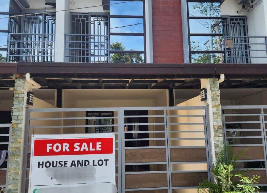 4 Bedroom Townhouse For Sale in Amparo, North Caloocan City