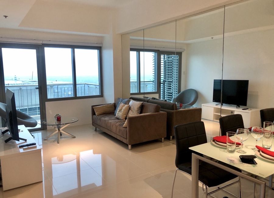For Sale 1 Bedroom Unit at Bristol Towers at Parkway Place, Muntinlupa City