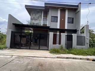 Ready for Occupancy Modern Home 4 Bedrooms, 2 Car Garage Colinas Verdes SJDM, Bulacan