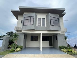 PANORAMIC VIEW SINGLE  ATTACHED HOUSE AND LOT FOR SALE  AT AURELLA RIDGE BINANGONAN