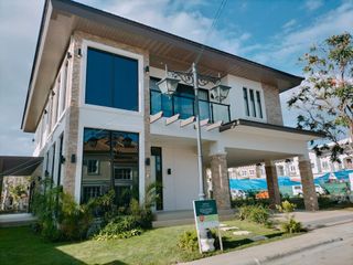 For SALE Ready for Occupancy, 5+2 BR House & Lot, near Alabang, Evia and MCX