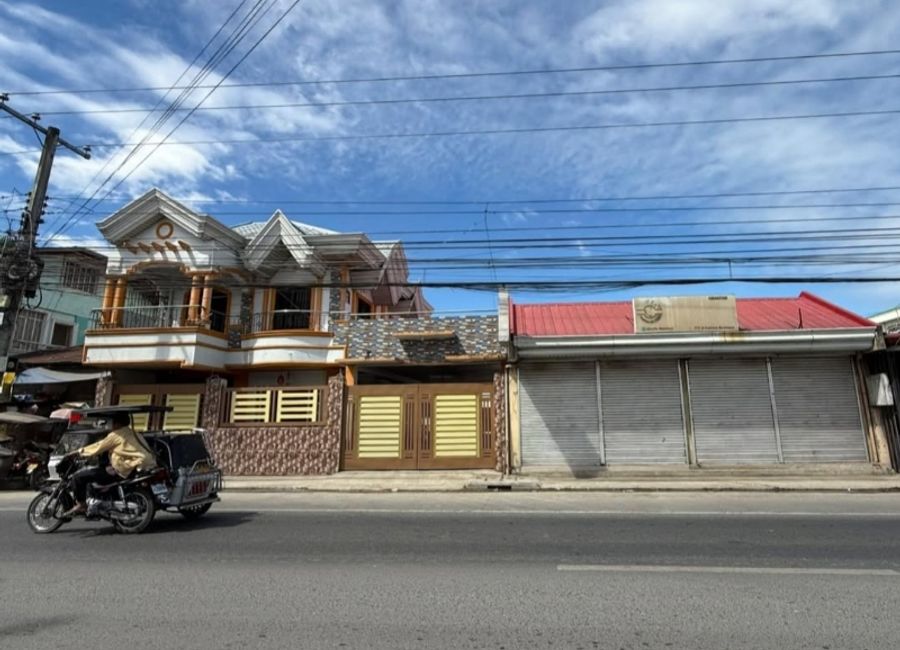 COMMERCIAL BUILDING WITH HOUSE AND LOT FOR SALE