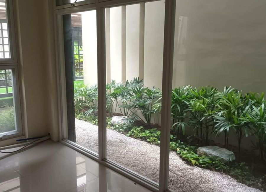 PN55698 Townhouse For Rent Samar Ave QC!