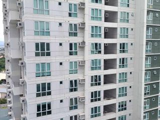 1BR UNIT IN PATIO SUITE with parking FOR SALE