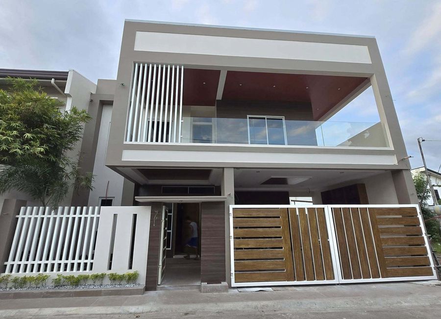 BRAND NEW MODERN CONTEMPORARY HOME WITH SWIMMING POOL