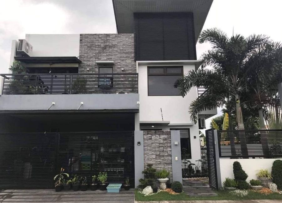 Fully Furnished Modern Two Storey House with Pool For Sale, Bacolor