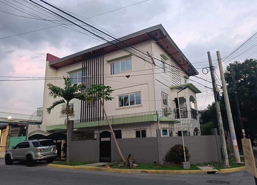 GREENFIELDS III SUBD QC nr Susano Rd 5BR 3TB with office space 3rd ...