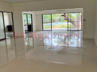 4 Bedrooms House for Rent in Dasmarinas Village, Makati City
