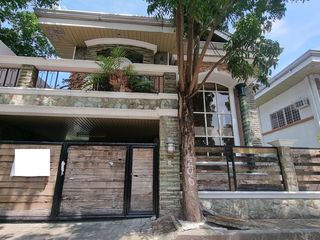 ✨Two Storey House for rent with 4 bedrooms and attic room near Marquee Mall✨