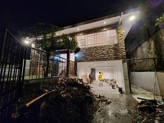 5BR House and Lot for Rent at White Plains, Quezon City, Metro Manila