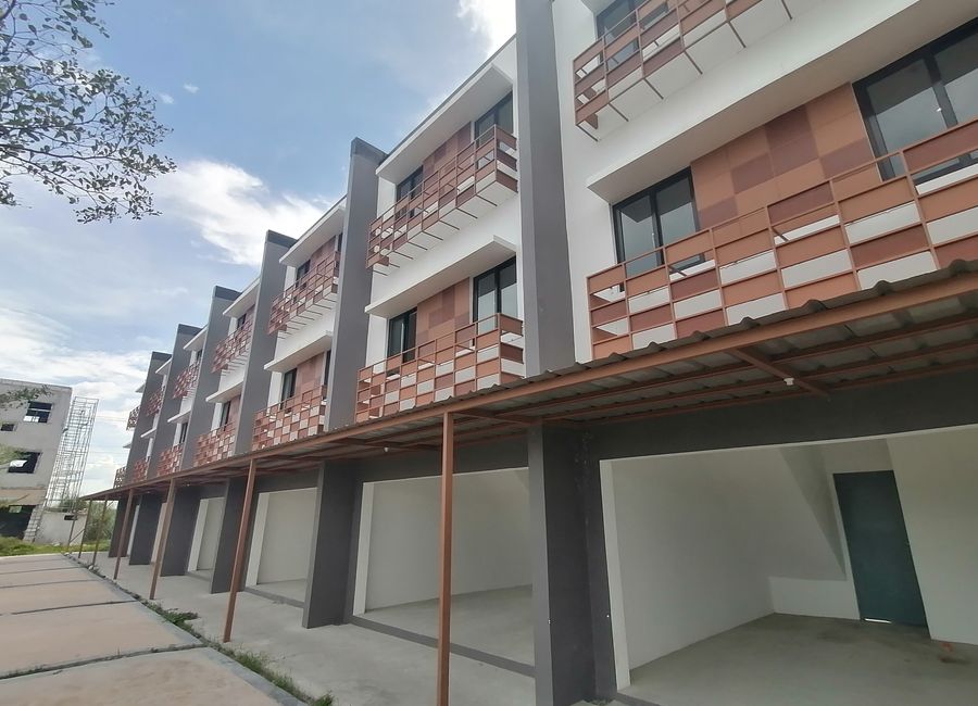 For Sale Townhouses, Duplex and Shophouse in Capas, Tarlac