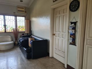 4-Storey Residential Building with 5BR and Parking FOR SALE in Caloocan