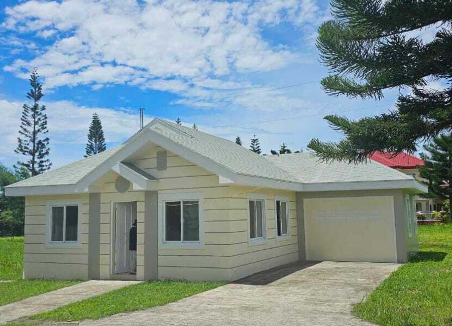 Brand New House & Lot In Metrogate Tagaytay Manors for SALE! 240 sqm at 10.2M