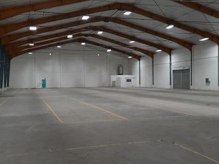 High Ceiling 1,700 sqm Warehouse for Lease in Parañaque City