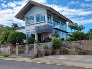 House & Lot in Splendido Taal Golf Country Club for SALE! 1,339 sqm at 35M