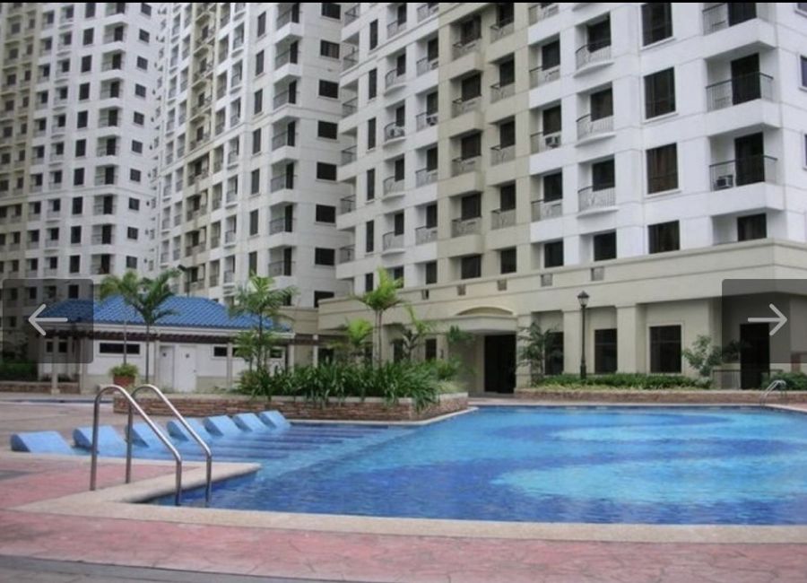 1 BR CONDO FOR SALE NEAR THE AIRPORT IN PASAY CITY - PARK SIDE VILLAS